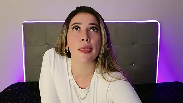 Snapshot of Alexandraa_Gomez chatting on February 13, 2026, 9:59 pm Alexandraa Gomez online show from February 13, 2026, 9:59 pm