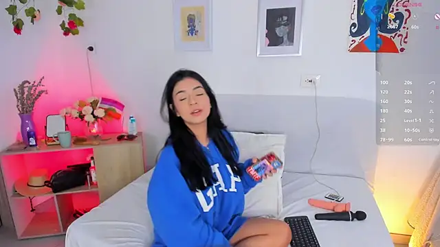 Snapshot of AprilAddams_ chatting on September 10, 2025, 9:58 pm AprilAddams  online show from September 10, 2025, 9:58 pm