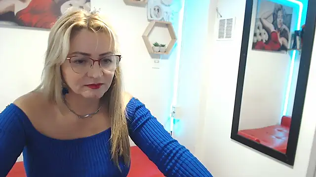 DIVAX MONSERRAT online show from November 13, 2025, 8:35 pm