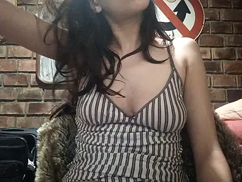 agusttt2667 online show from May 13, 2026, 4:41 am
