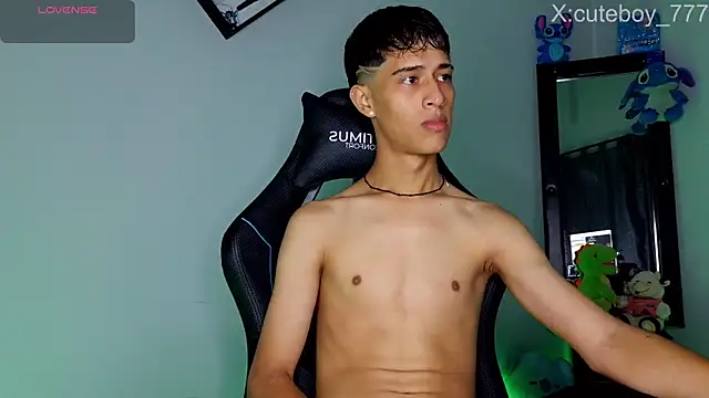 Snapshot of Danny_cute_05 chatting on November 2, 2025, 1:27 pm Danny cute 05 online show from November 2, 2025, 1:27 pm