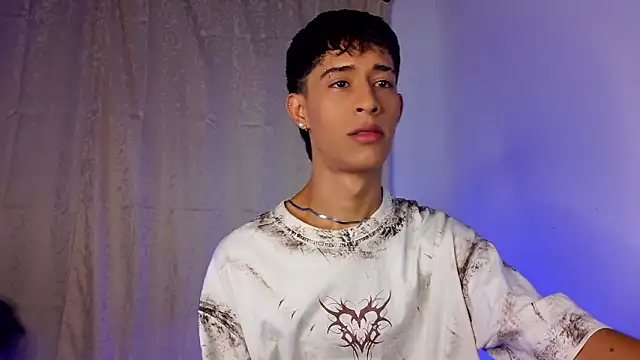 Snapshot of Danny_cute_05 chatting on February 12, 2026, 12:32 am Danny cute 05 online show from February 12, 2026, 12:32 am