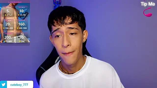 Snapshot of Danny_cute_05 chatting on October 21, 2025, 6:02 am Danny cute 05 online show from October 21, 2025, 6:02 am