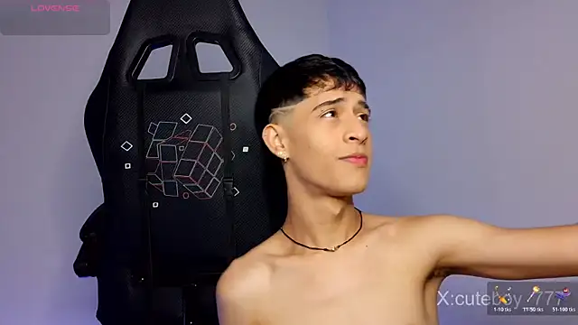 Snapshot of Danny_cute_05 chatting on November 28, 2025, 3:39 am Danny cute 05 online show from November 28, 2025, 3:39 am