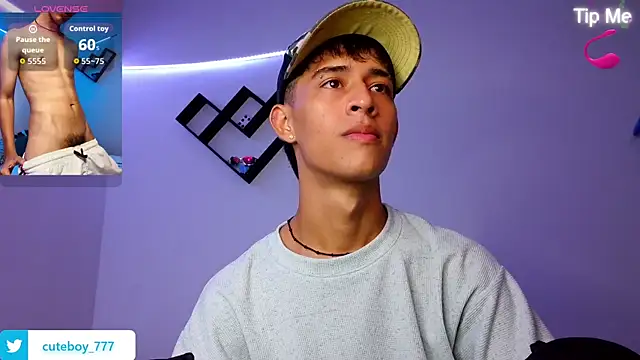 Snapshot of Danny_cute_05 chatting on October 14, 2025, 3:40 am Danny cute 05 online show from October 14, 2025, 3:40 am