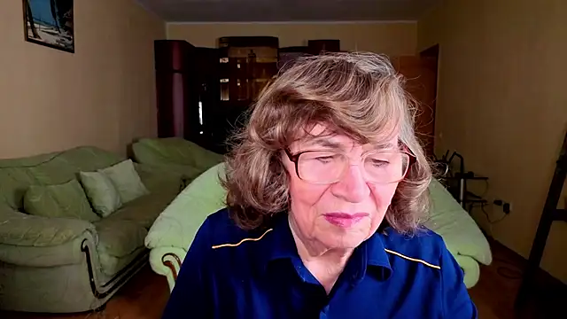 Betty Brick online show from November 30, 2025, 10:27 am