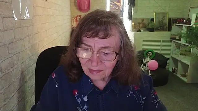 Betty Brick online show from May 31, 2026, 2:12 pm