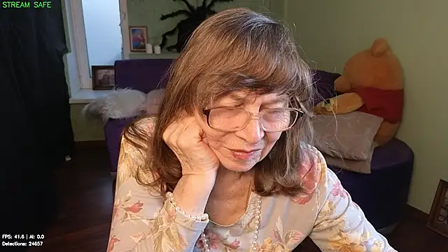 Betty Brick online show from July 23, 2026, 1:52 pm