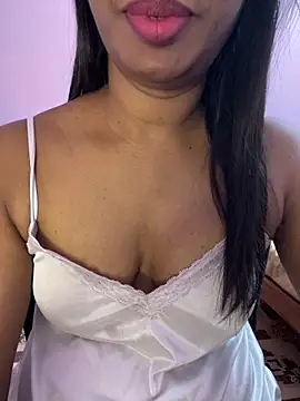 Snapshot of tamil_Aarathi chatting on February 4, 2026, 5:52 pm tamil Aarathi online show from February 4, 2026, 5:52 pm