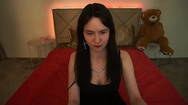 Snapshot of BerryDiva chatting on June 10, 2026, 8:32 pm BerryDiva online show from June 10, 2026, 8:32 pm
