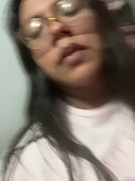 Snapshot of karysweetbeaury chatting on April 11, 2026, 8:18 am karysweetbeaury online show from April 11, 2026, 8:18 am