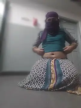 sissysarina2 online show from April 3, 2026, 5:30 pm