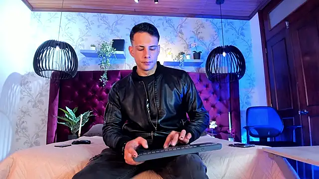 Dustin Sonne online show from November 30, 2025, 3:51 am