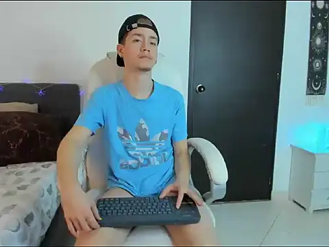 Snapshot of ThiagooJames chatting on February 22, 2026, 7:22 am ThiagooJames online show from February 22, 2026, 7:22 am