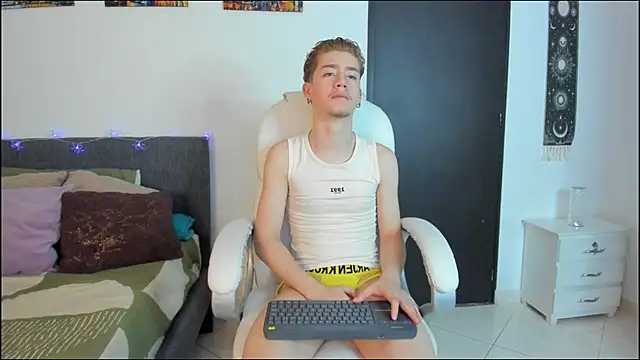 Snapshot of ThiagooJames chatting on February 13, 2026, 5:07 am ThiagooJames online show from February 13, 2026, 5:07 am