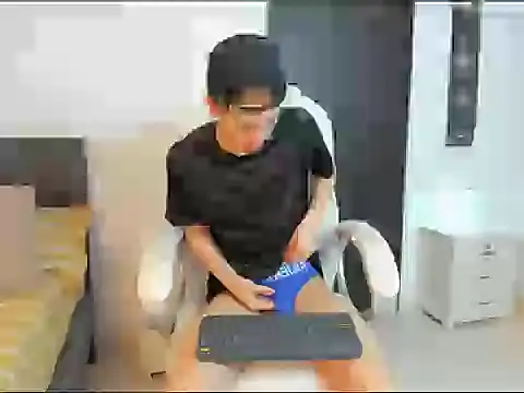 Snapshot of ThiagooJames chatting on March 2, 2026, 11:44 pm ThiagooJames online show from March 2, 2026, 11:44 pm