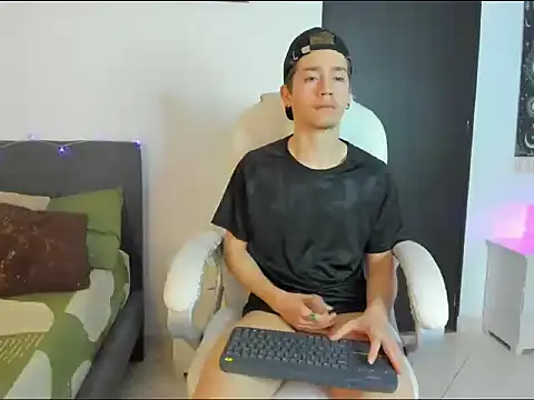 Snapshot of ThiagooJames chatting on February 7, 2026, 6:10 am ThiagooJames online show from February 7, 2026, 6:10 am