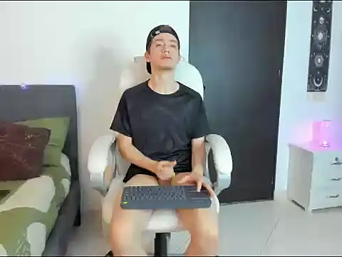 Snapshot of ThiagooJames chatting on February 3, 2026, 6:22 am ThiagooJames online show from February 3, 2026, 6:22 am