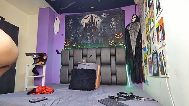 ashtoncooperr online show from October 26, 2025, 6:19 pm