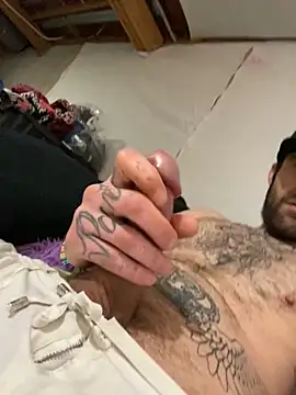 Snapshot of hue-g-rection chatting on March 3, 2026, 12:34 pm hue-g-rection online show from March 3, 2026, 12:34 pm