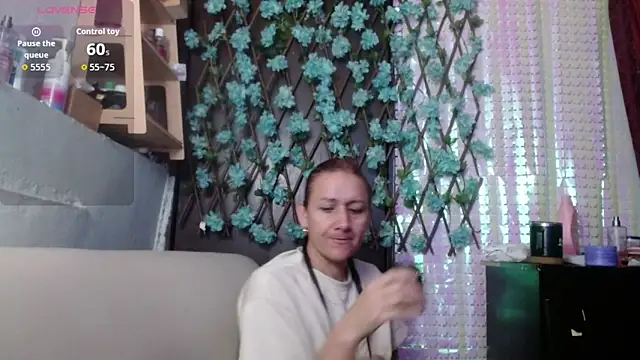 darling hott online show from February 18, 2026, 10:12 am