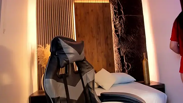 evelin lopezz online show from September 14, 2025, 2:23 am