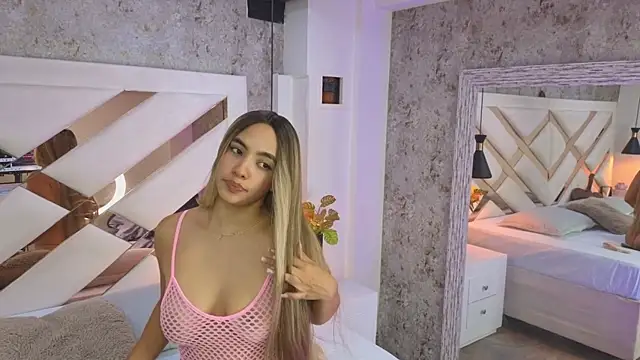 Saara evans  online show from September 30, 2025, 8:26 pm