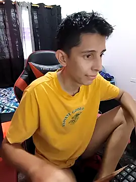 Snapshot of gomitaboy_1 chatting on December 20, 2025, 7:39 pm gomitaboy 1 online show from December 20, 2025, 7:39 pm