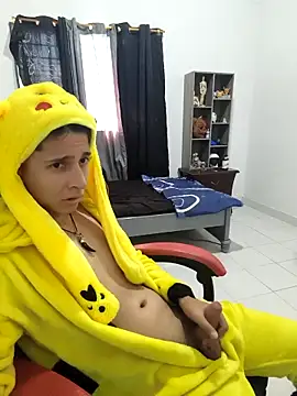 Snapshot of gomitaboy_1 chatting on February 5, 2026, 7:21 pm gomitaboy 1 online show from February 5, 2026, 7:21 pm