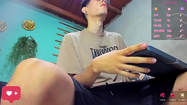 david huge online show from November 1, 2025, 1:38 pm