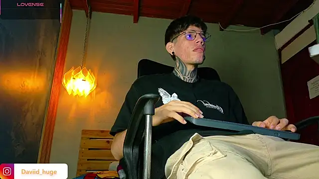 david huge online show from April 12, 2026, 3:54 am