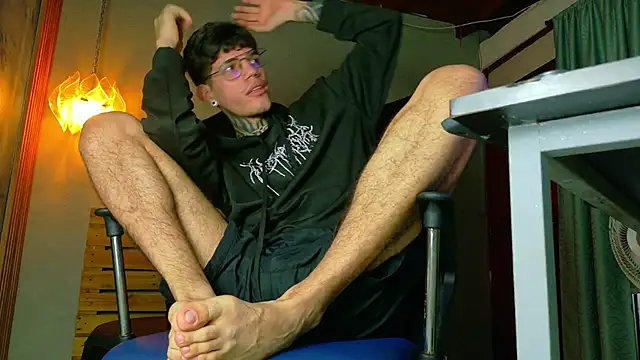 david huge online show from April 18, 2026, 7:33 am