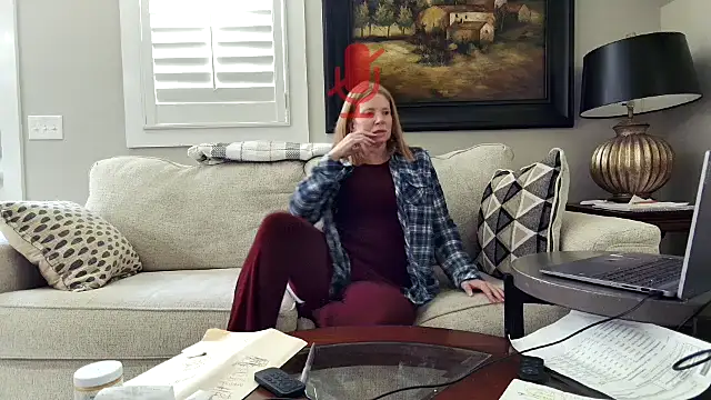 JulieHolliday online show from November 4, 2025, 8:23 pm