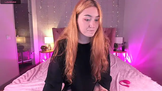 Lili Luuu online show from November 30, 2025, 9:48 pm