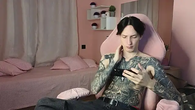 Martin Jin online show from October 17, 2025, 1:24 pm