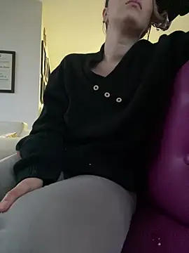 Snapshot of Megan_colsom chatting on February 25, 2026, 11:15 pm Megan colsom online show from February 25, 2026, 11:15 pm