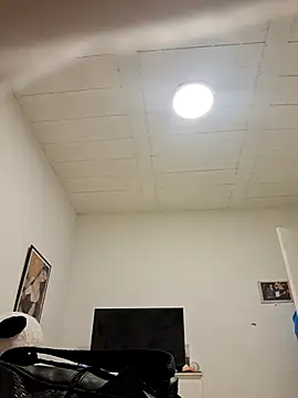 Samantha hotly online show from April 4, 2026, 9:38 am