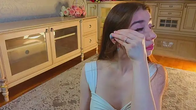 EadlinGillim online show from November 18, 2025, 3:21 am