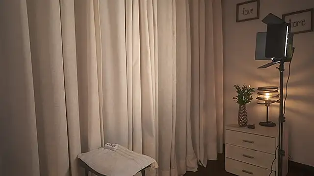 ximena cortez 03 online show from November 6, 2025, 10:47 pm