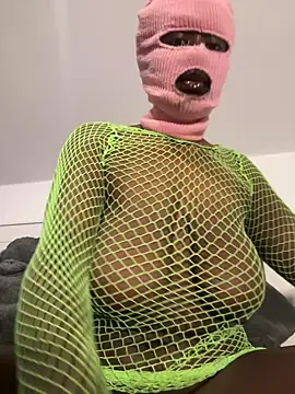 bustyblackebony online show from October 29, 2025, 6:07 pm