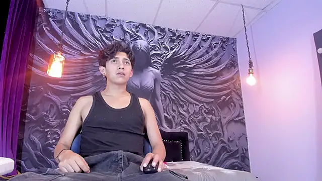 Ethann1  online show from October 21, 2025, 3:50 am