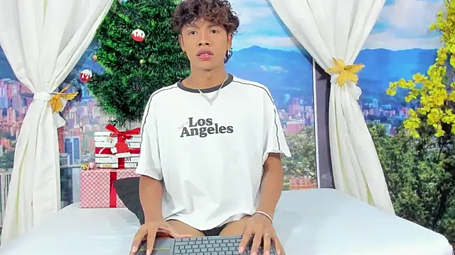 MilthonDelis online show from November 23, 2025, 7:24 pm