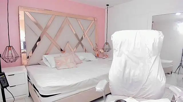 samantaa shy online show from December 4, 2025, 2:43 am