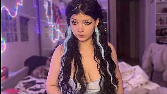 nikoli naw online show from October 26, 2025, 2:06 pm