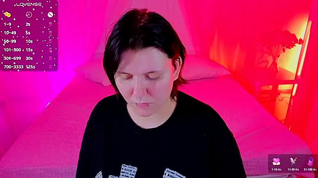 bluelunaray online show from November 27, 2025, 10:48 am