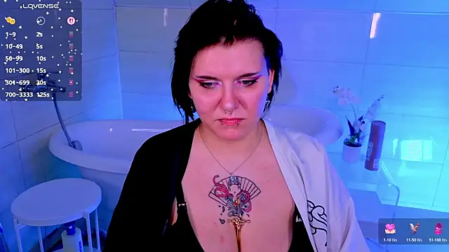 bluelunaray online show from November 22, 2025, 10:25 am