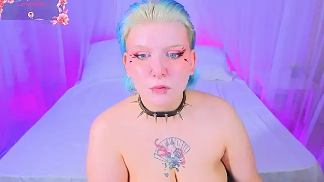 bluelunaray online show from October 1, 2025, 8:30 am