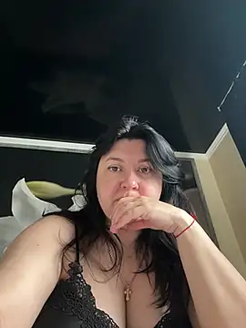 Snapshot of Liza_Will chatting on April 10, 2026, 6:42 am Liza Will online show from April 10, 2026, 6:42 am