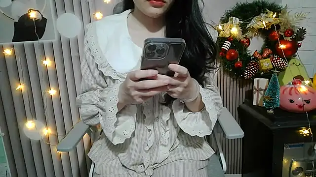 Emachiii online show from December 21, 2025, 2:03 am