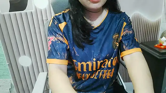 Snapshot of Emachiii chatting on September 15, 2025, 1:11 pm Emachiii online show from September 15, 2025, 1:11 pm